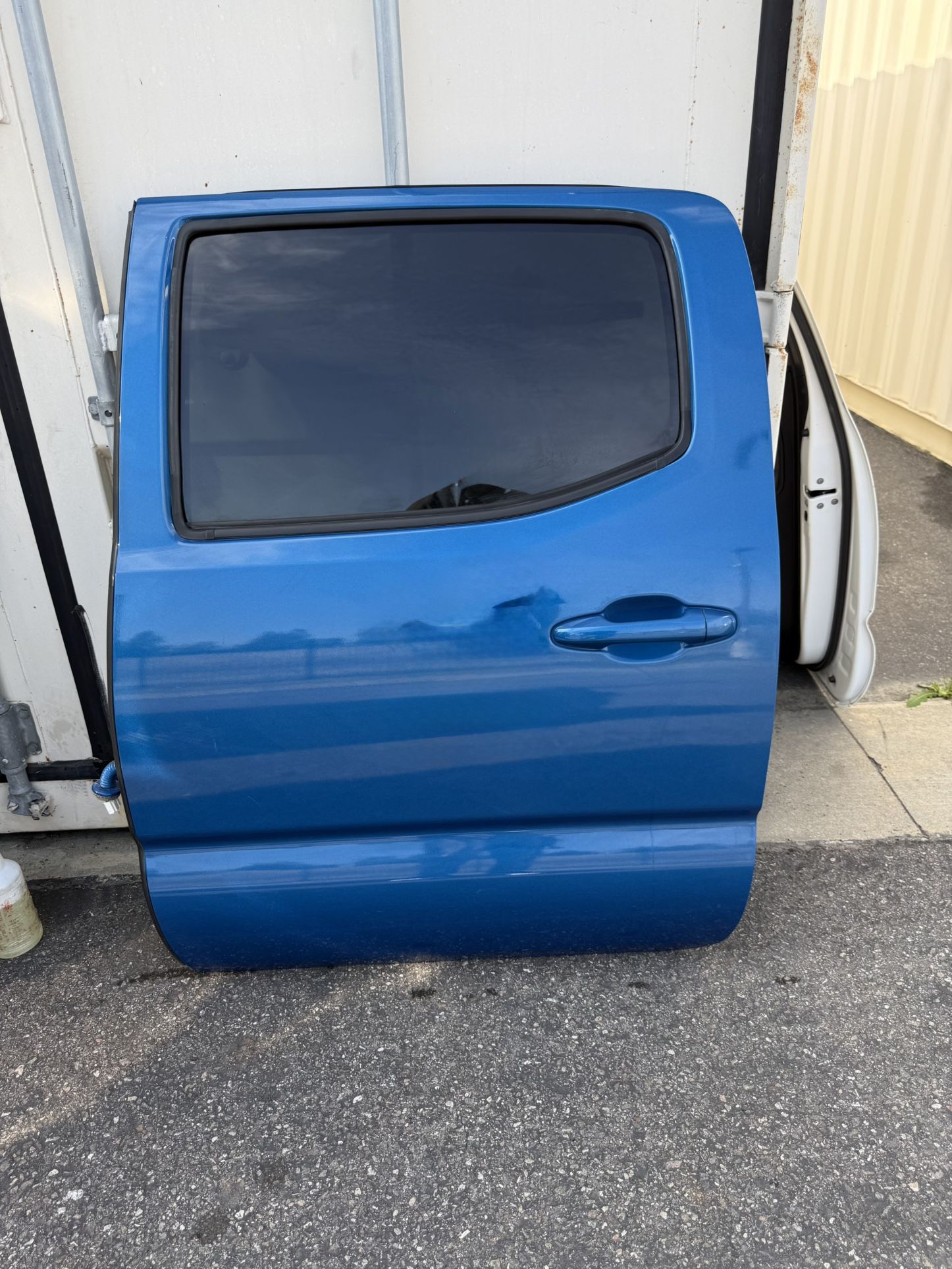 2016-2023 TOYOTA TACOMA LEFT DRIVER SIDE REAR DOOR OEM