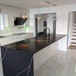 High Glossy White Kitchen Cabinet