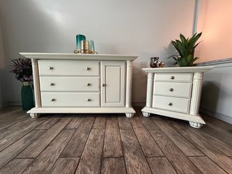 Refinished Cream Dresser & Nightstand Set – 2 Piece Bedroom Set