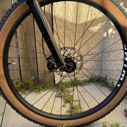 WTB ST I30 29" WHEELS// Fork Fox 140mm Travel