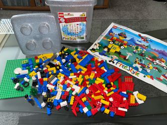 Lego System 3027 25th Anniversary FreeStyle Bucket (With Silver Brick & Mini Figs)
