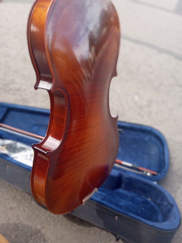 Violin With Case Bow Rosin Tunening Pegs And Shoulder Rest 