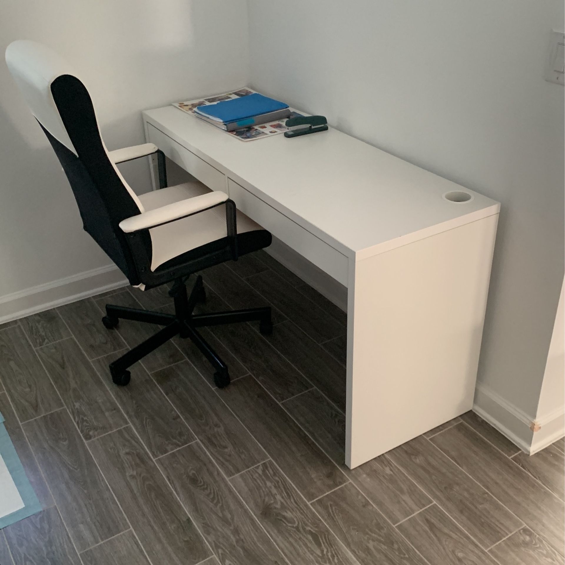 Ikea MICKE Desk