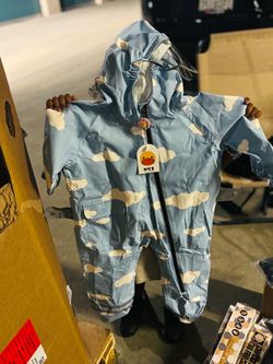 Rain coat medium for lil kids