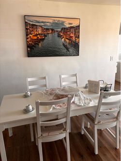 Dining Table white color, with 4 Chairs
