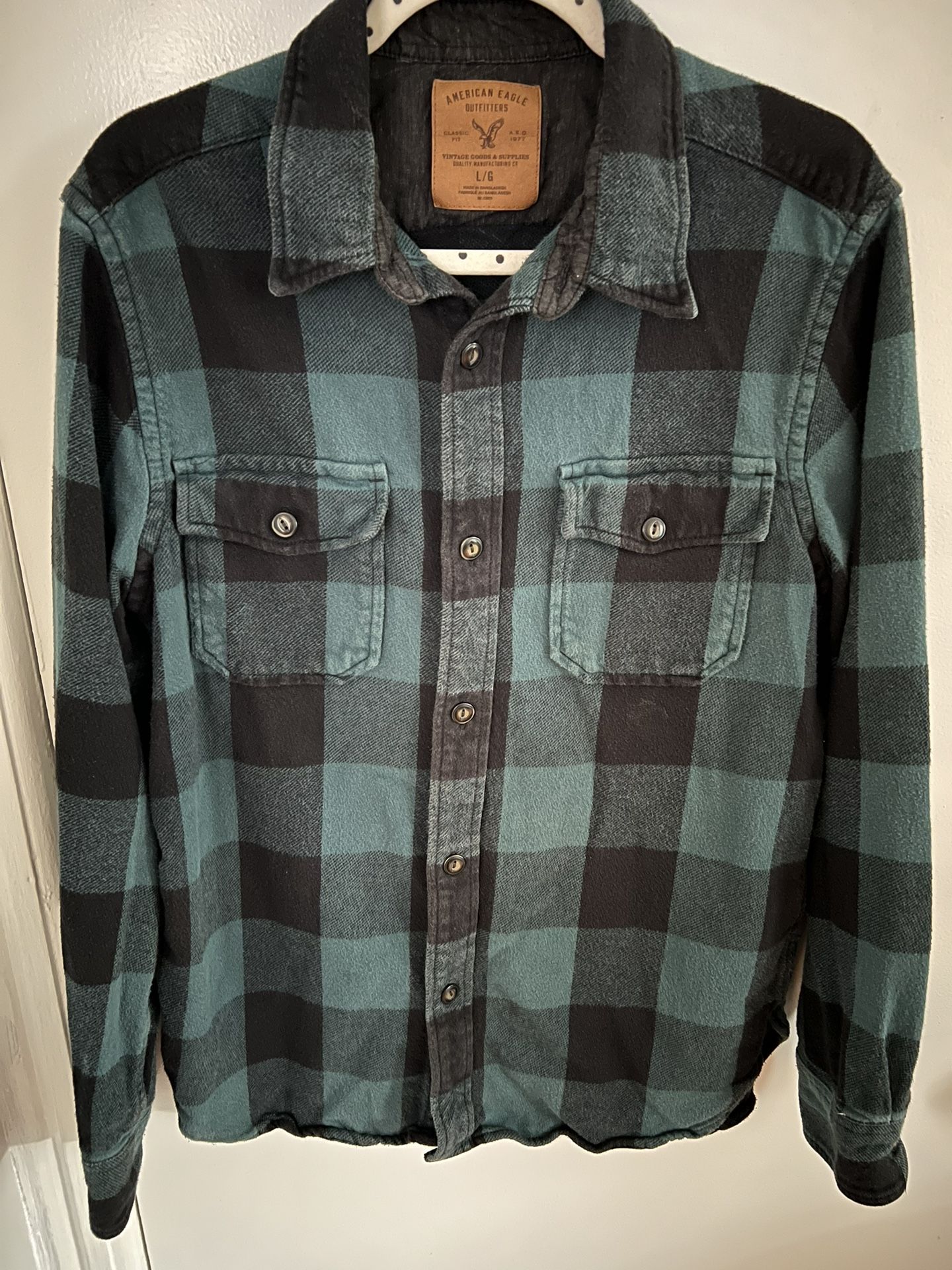 American Eagle Men’s Plaid Shirt Size L