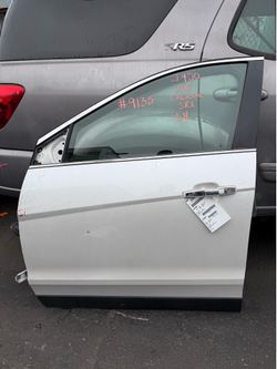 2010 - 2015 Cadillac SRX Front Door Driver Side White