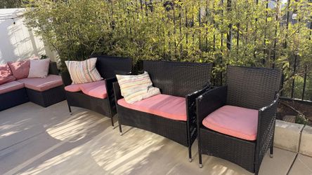 Outdoor Chairs$60( as is ) pillows not are included