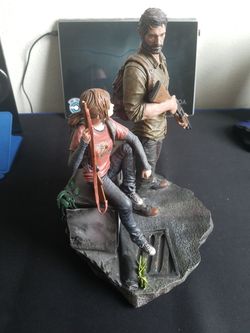 The Last of Us Post Pandemic Edition Joel & Ellie Statue PS3 Rare