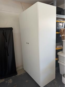 Storage cabinet
