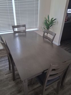 Ashley Furniture Dining Room Set 4 Chair & Bench