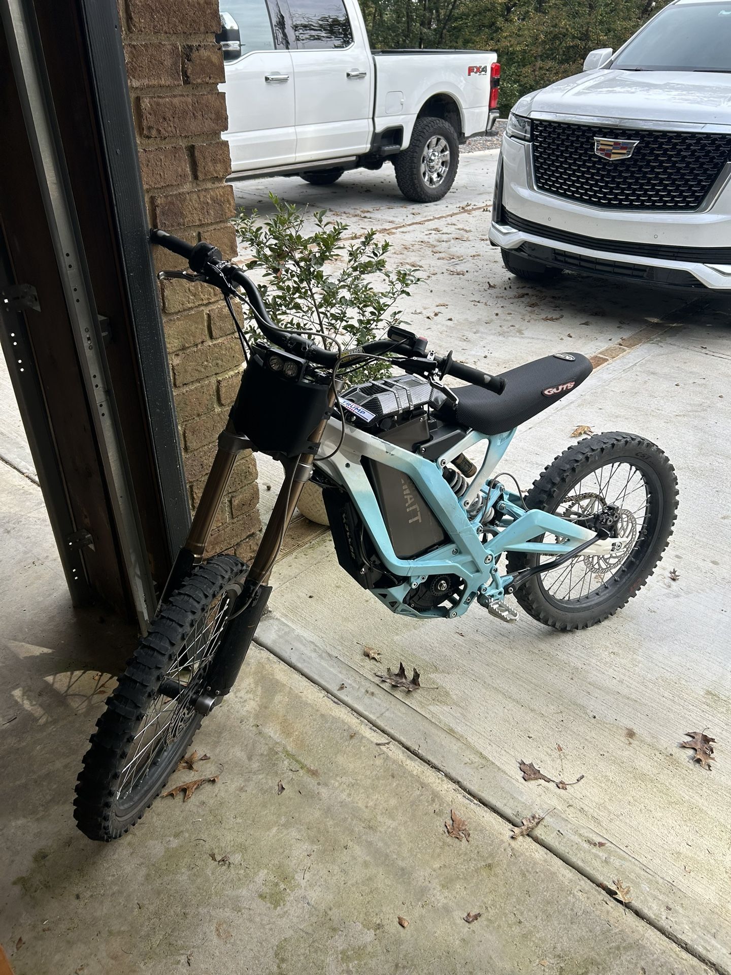 2025 Surron Lbx Ewatt 60v 53ah Lithium Battery With Fast Charger