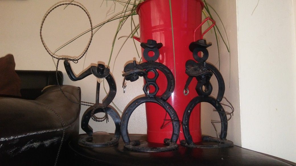 Shoehorse cowboys figures.
