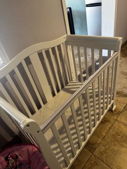 Baby crib .