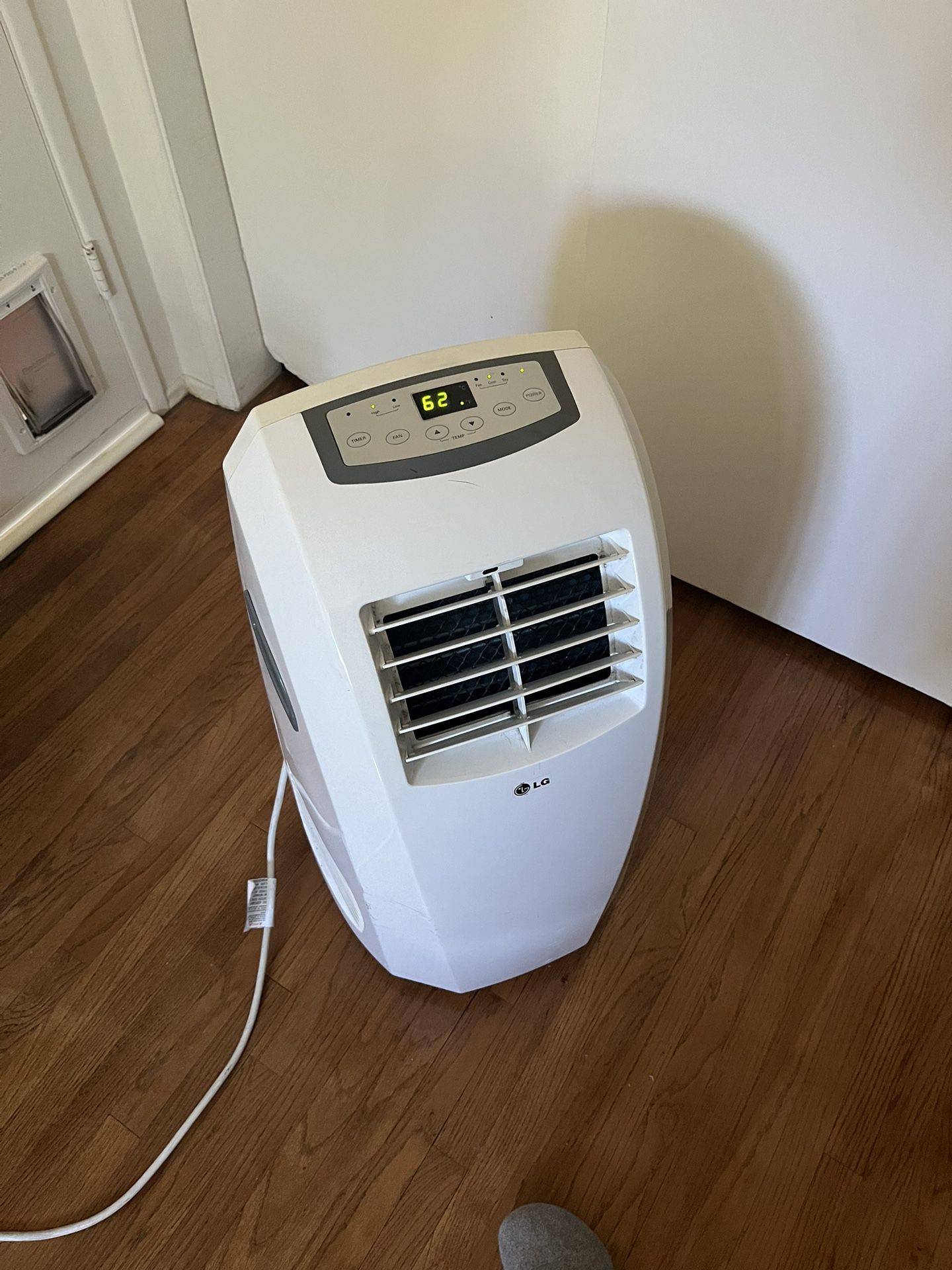 LG Air Conditioner LP1013WNR