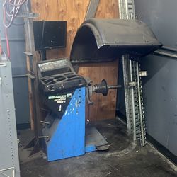 Tire machine balance