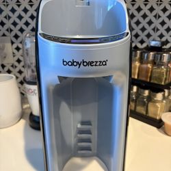 Baby Brezza Formula Pro