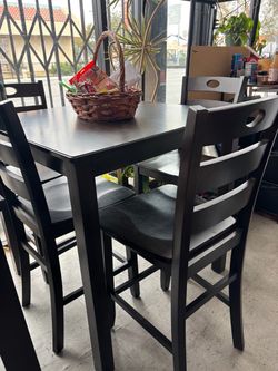 Dining table set with chairs