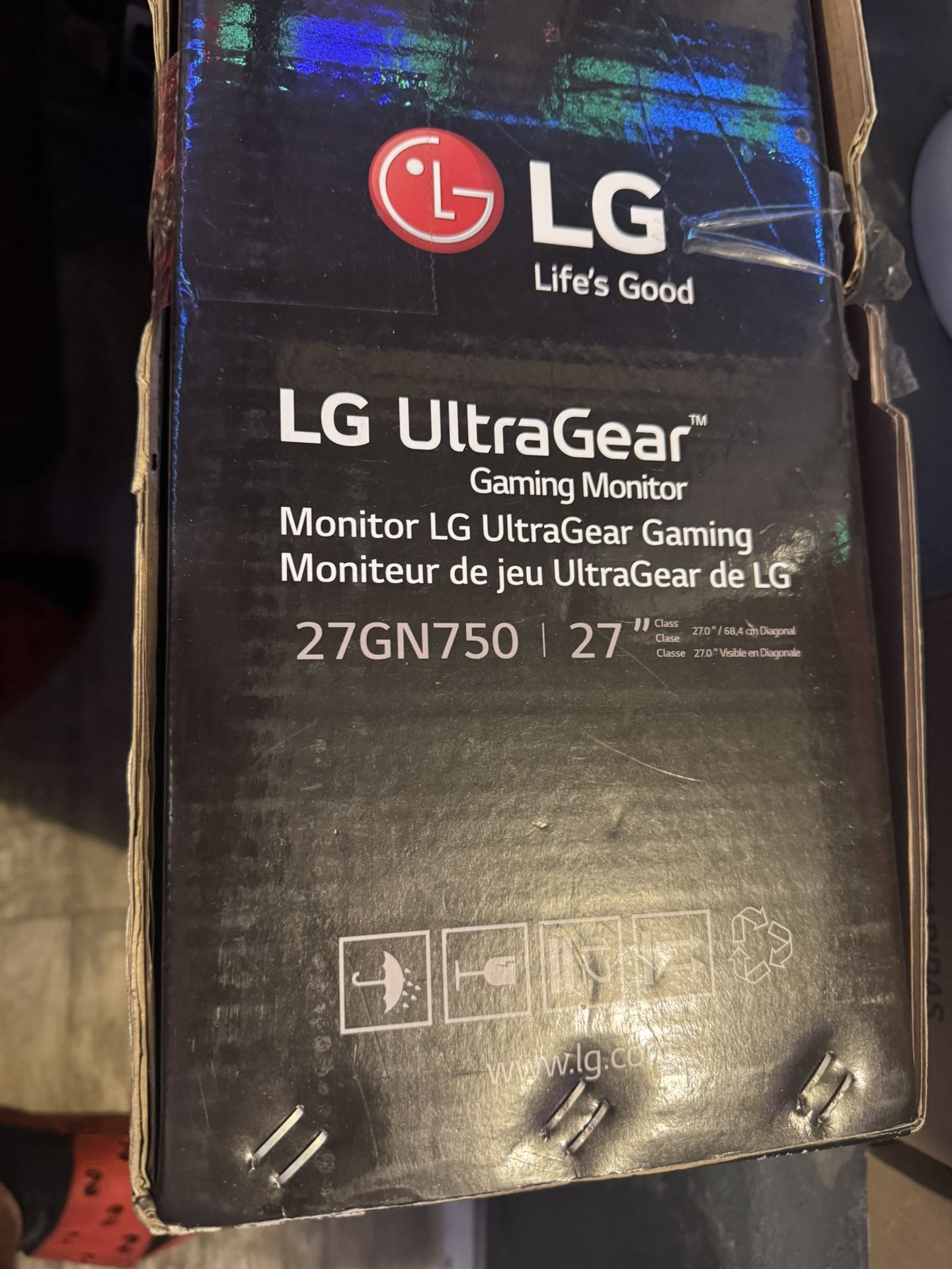 LG UltraGear Gaming Monitor NVIDIA G-Sync 27GN750 27β Screen New In The Box!