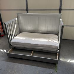 Graco Convertible Crib With Drawer And Mattress +