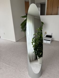 Brand New Gala Contemporary Lipstick Mirror