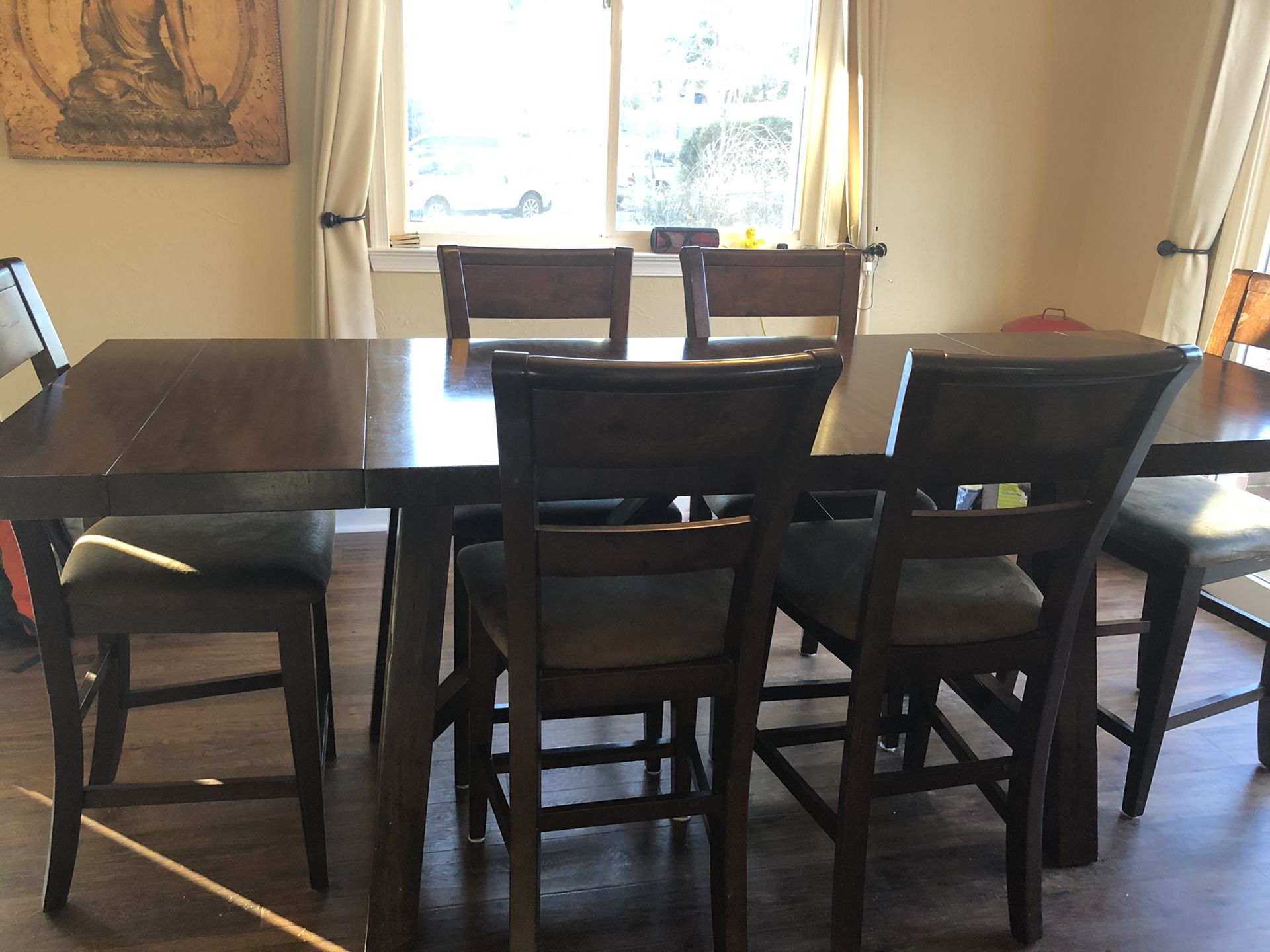 Wood dining room with six chairs and two leafs for sale