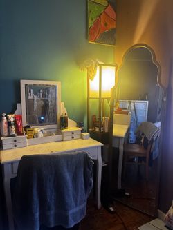 WHITE VANITY