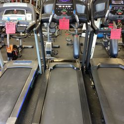 Horizon 7.0AT Studio Series Treadmill 