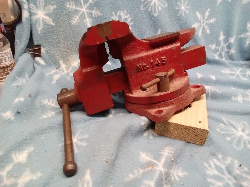 Large Heavy Duty "Littlestown" Bench Vise Used