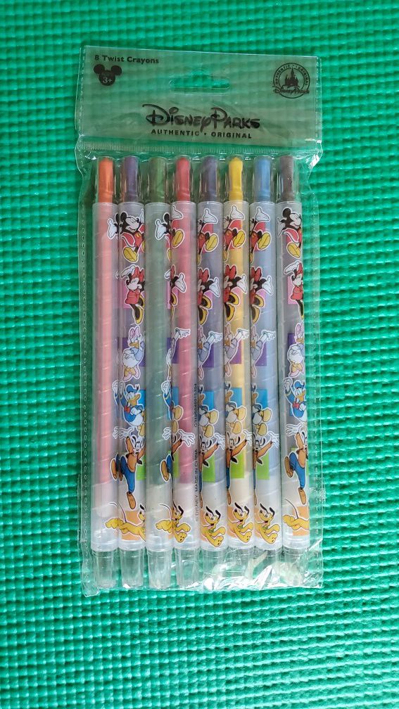 Disney Parks Mickey & Friends 8 Twist Up Crayons Set Authentic
