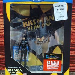 DC Batman Year One Bluray w/ Catwoman Figure 