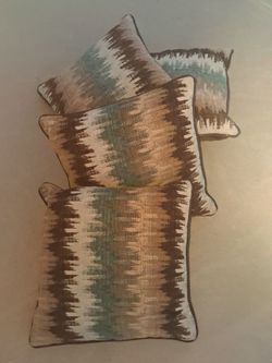 Set of 4 Throw pillows