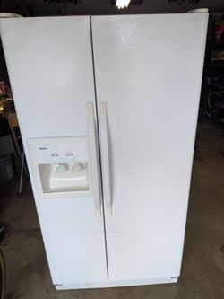 Kenmore Side by side white refrigerator with water dispenser  $250 obo
