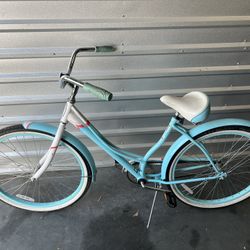 Schwinn Legacy Women's 26 inch Beach Cruiser