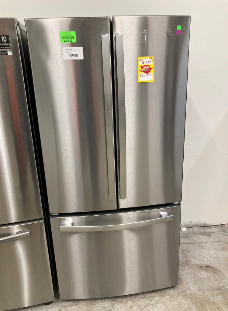 GE GWE19JYLFS 18.6cu ft Counterdepth French Door Refrigerator for