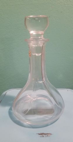 Whiskey Glass Crystal Container bottle....10 inches tall...Like new!