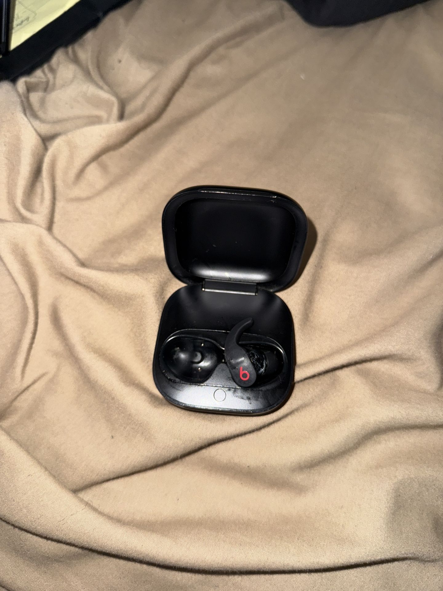 Beats Fit Pro Case And Right Earbud