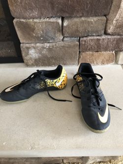 Indoor Soccer/ Turf Nike Shoes youth 3.5