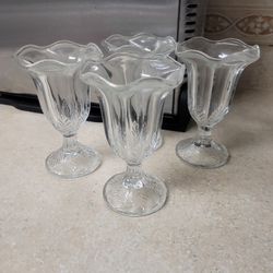 Ice cream sundae Dishes