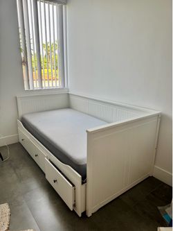 Daybed, Ikea Hemnes