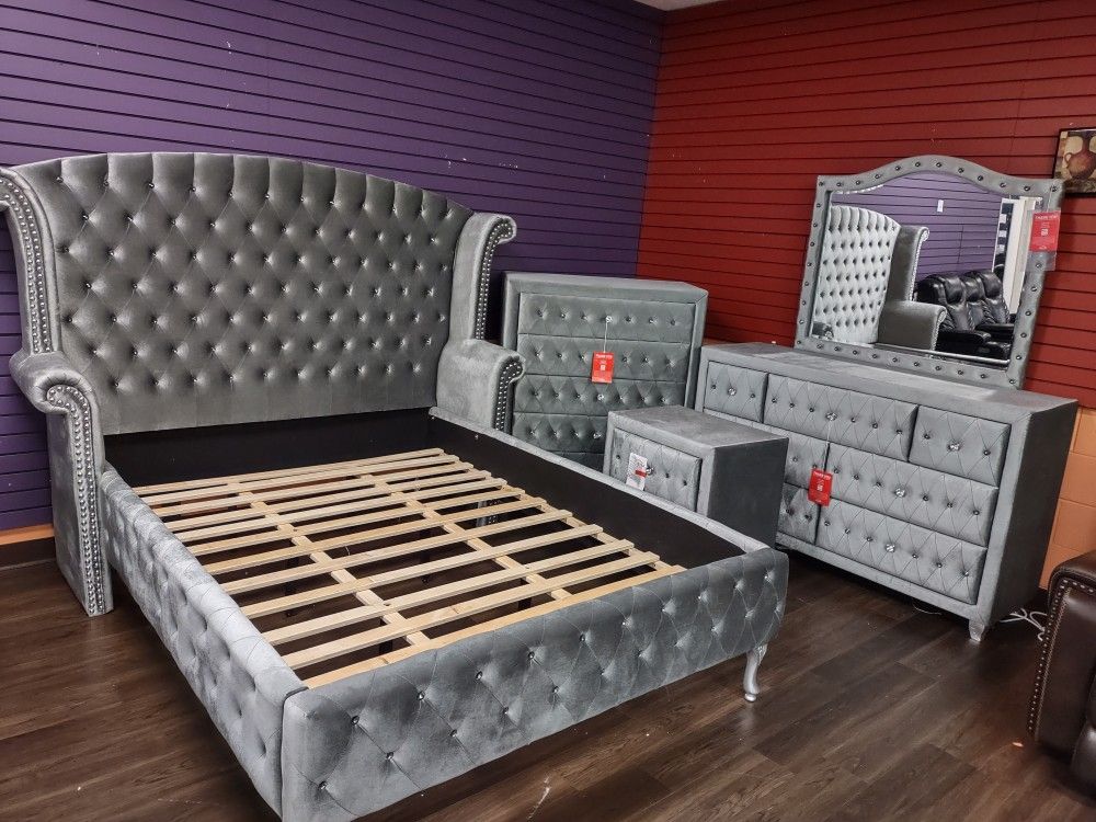 Nice 4pc Queen Bedroom Set Queen Bedframe Dresser Mirror Nightstand