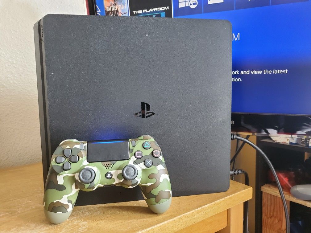 Sony PlayStation Slim Ps4 Slim with Controller and Cables Good