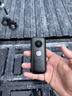 Insta360 ONE X Action Camera 360 with car mount