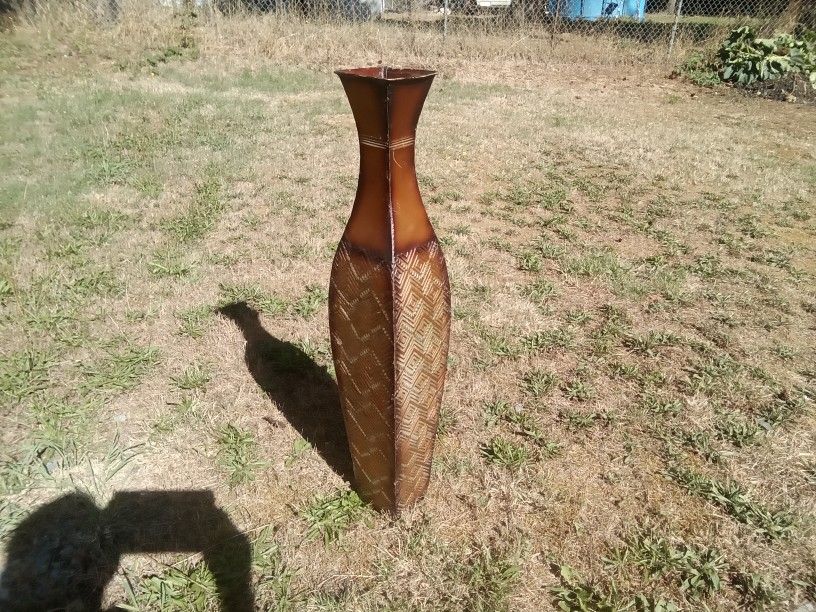 Large Heavy Duty Steel Garden Vase, Great Condition. $10.00.