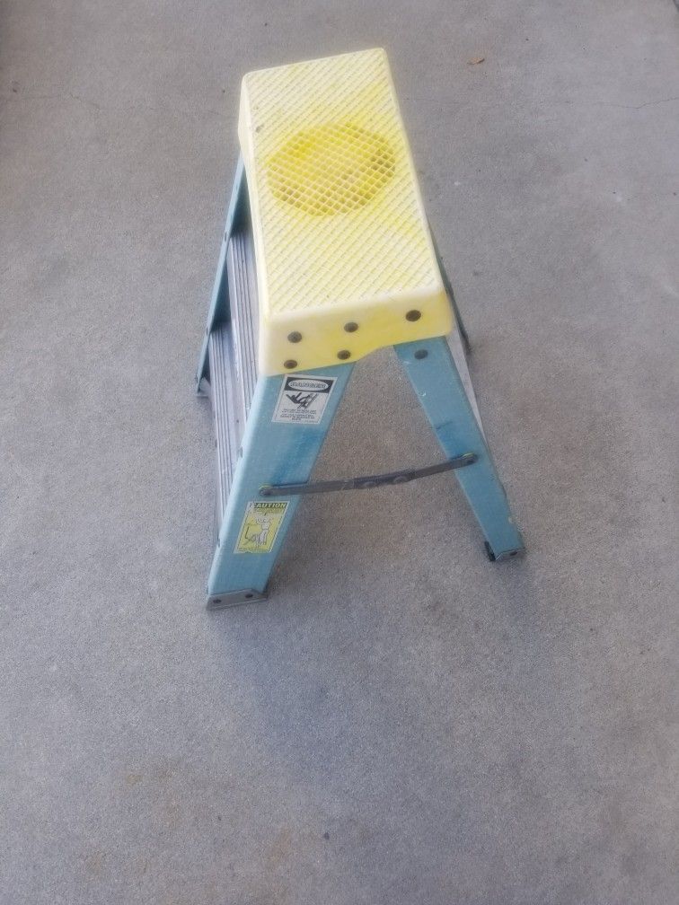 WERNER 2 FT VERY GOOD CONDITION