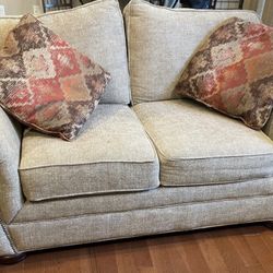 CRAFT MASTER TAUPE COUCH