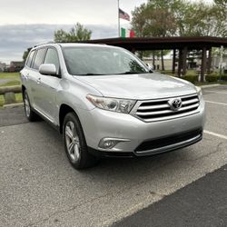 2013 Toyota Highlander Limited Super Clean!!