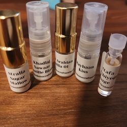 Middle Eastern perfume samples bundle