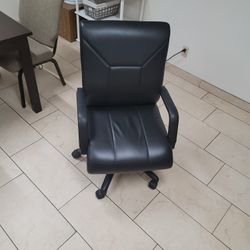 1 Black Office Chair