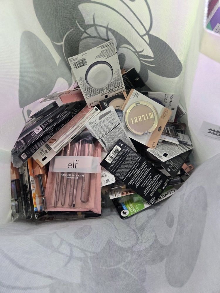 Everything  a girl  would need i got like 500 of everything  foundations,BLUSH, eyeliner, eyebrow pencils i got 500 of each and more shit